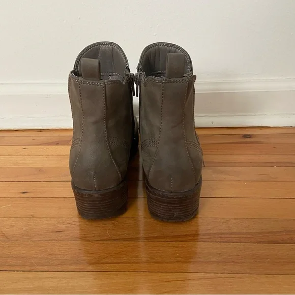 {Crown Vintage} Gray Platform Boots - Women’s size 8 - Picture 5 of 7